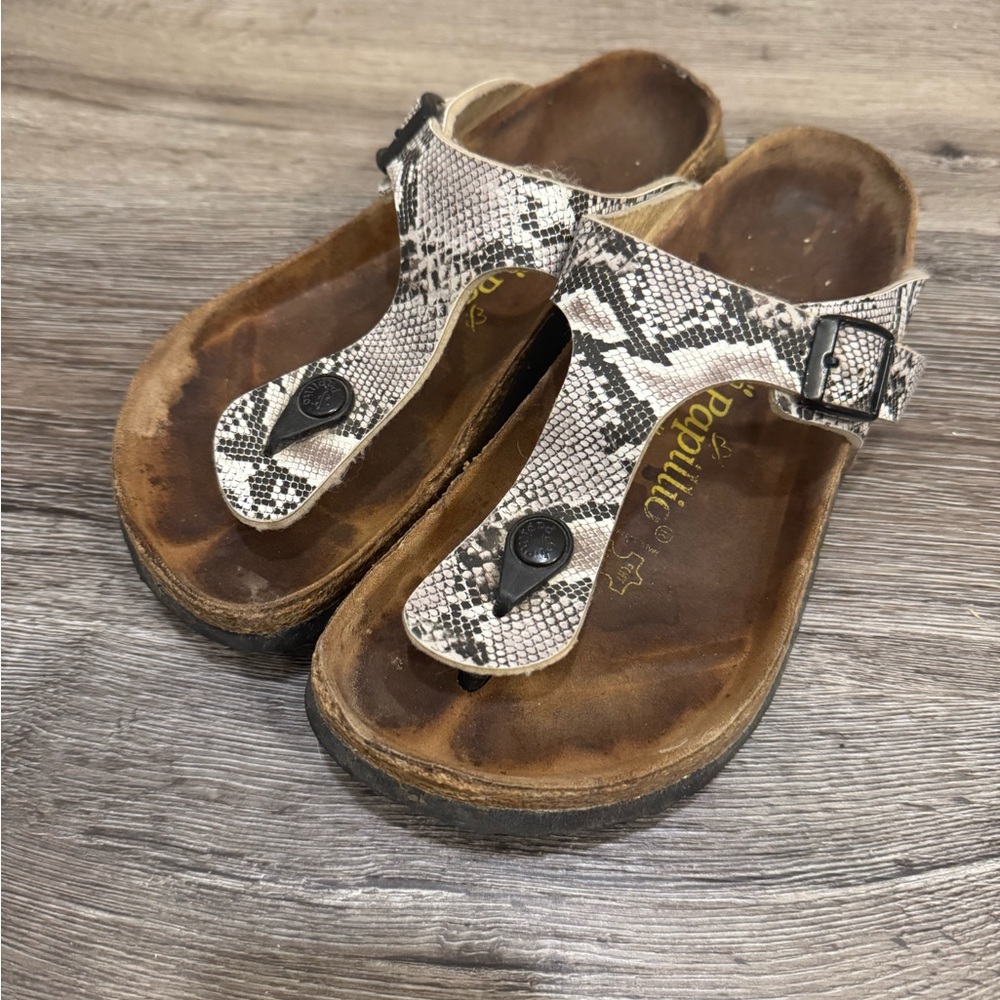 PAPILLIO BIRKENSTOCK
Sandals GIZEH Size 37
Snake Skin Print
Snakeskin Womens 6